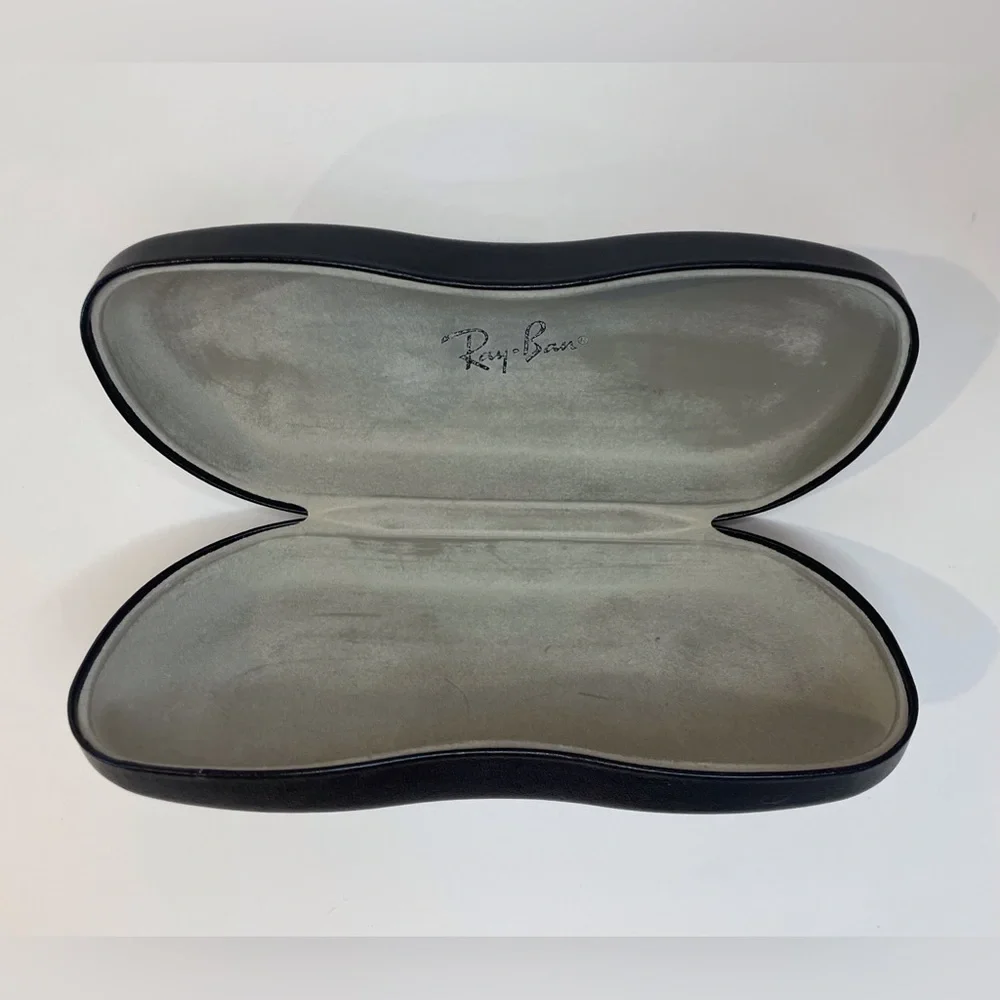 Ray-Ban Sunglasses‎ Black Case
